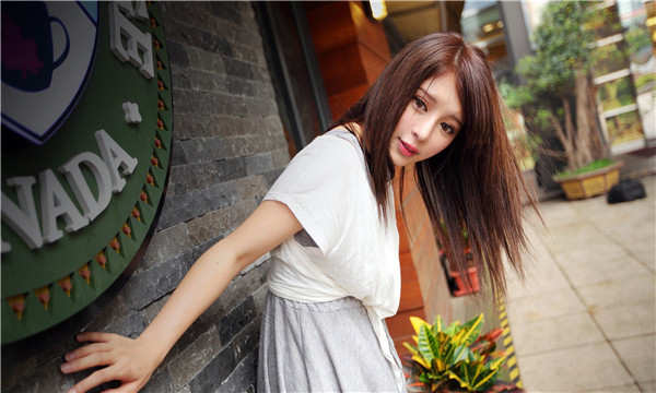 安达想找一个女性生孩子给报酬-｛找个女人生孩子多少钱｝
